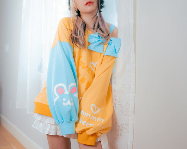 [PRE-ORDER] Cheese Love Off-Shoulder Sweatshirt