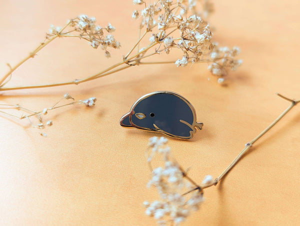 Yukkuri crow enamel pin